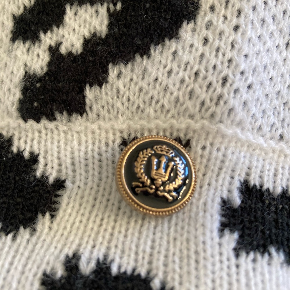 SHEIN Sweater - Picture 5 of 6
